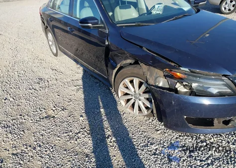 2013 Volkswagen Passat 2.5L Sel from USA, damaged, VIN 1VWCP7A32DC077738